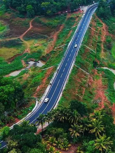 resort with swimming pool in idukki-road